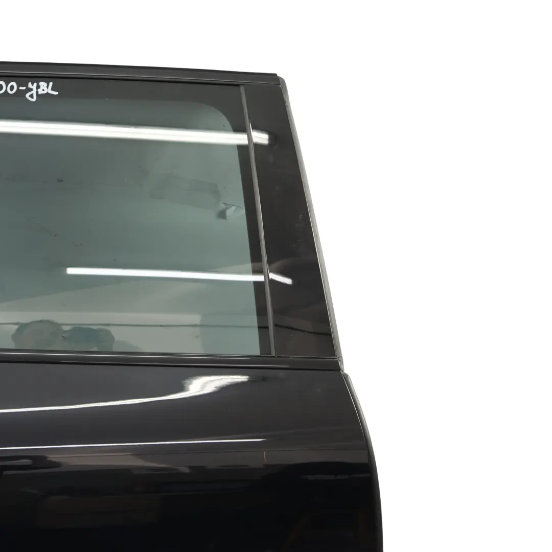 Drzwi Tylne Prawe Jet Black Metallic - C9X do Porsche Cayenne 92A o numerze 95853301200 Porsche Cayenne 92A Drzwi Tylne Prawe Jet Black Metallic - C9X - SKU 95853301200-JBL - Numer Części 95853301200