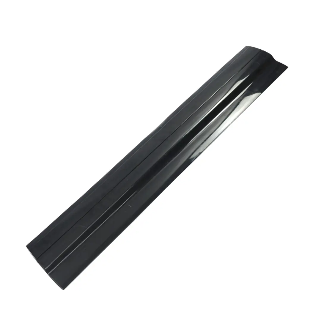 Moulure Porte Avant Droite Noir Jet C9X pour Porsche Cayenne 92A à propos du numéro de pièce 95855978804 Porsche Cayenne 92A Moulure Porte Avant Droite Noir Jet C9X - SKU 95855978804-JBL - Numéro de pièce 95855978804