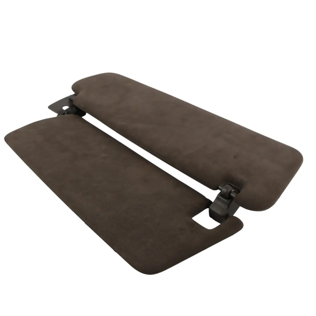 Daszek Przeciwsłoneczny Alcantara Lewy do Porsche Cayenne 92A o numerze 95873155103 Porsche Cayenne 92A Daszek Przeciwsłoneczny Alcantara Lewy - SKU 95873155103 - Numer Części 95873155103
