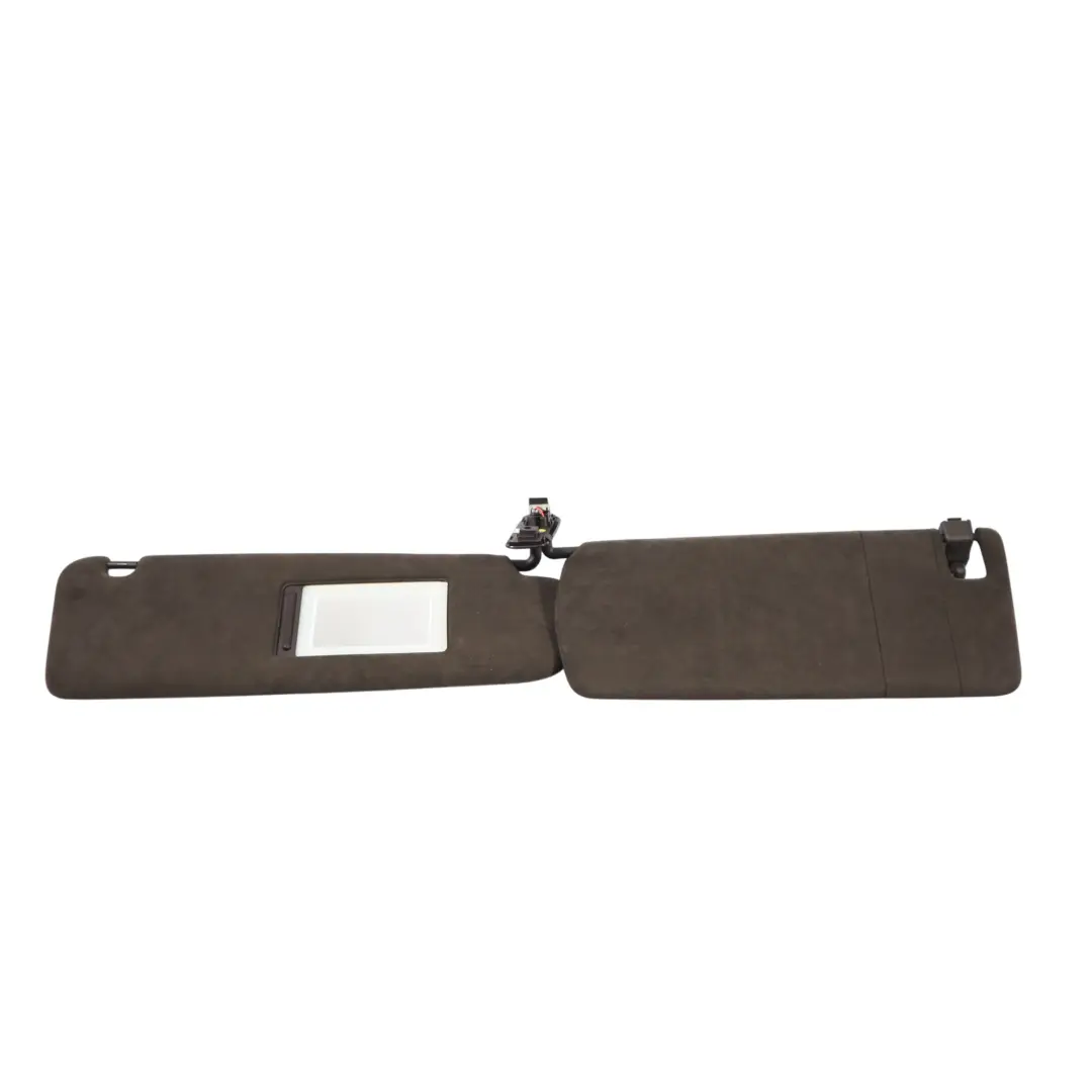 Parasol Alcantara Espresso Derecho 7P5857552A para Porsche Cayenne 92A con número de pieza 95873155203 Porsche Cayenne 92A Parasol Alcantara Espresso Derecho 7P5857552A - SKU 95873155203 - Número de pieza 95873155203