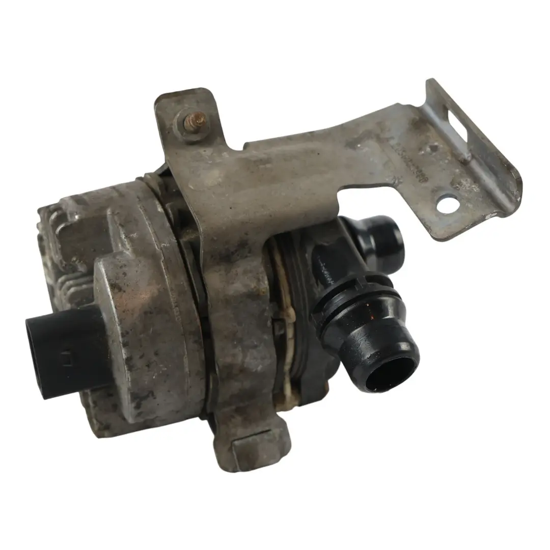 Pompa Acqua Refrigerante Motore Sinistra per Mercedes C205 W205 AMG con numero di parte A0005002400 Mercedes C205 W205 AMG Pompa Acqua Refrigerante Motore Sinistra - SKU A0005002400 - Numero di parte A0005002400