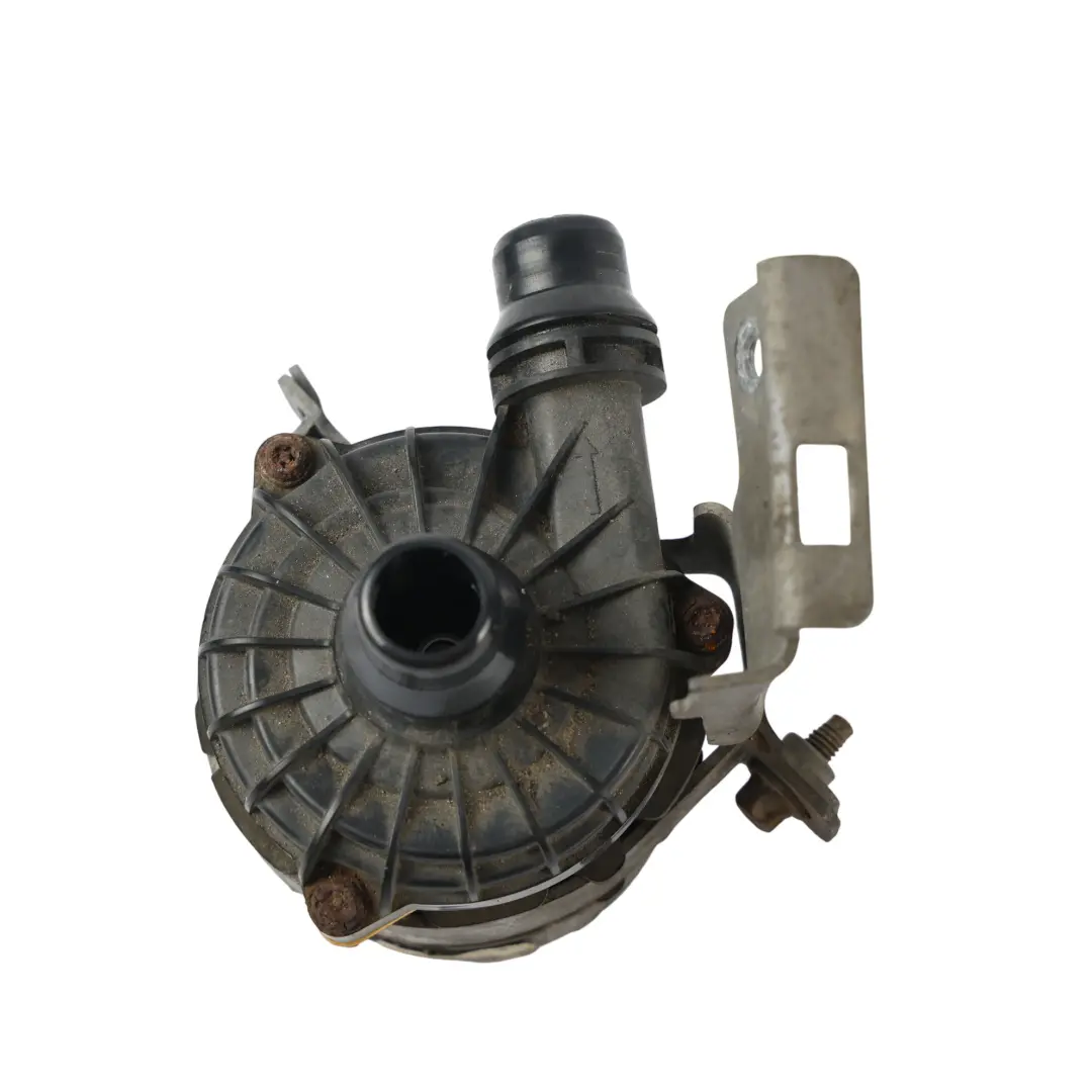 Kühlmittel Wasserpumpe Links für Mercedes C205 W205 AMG Motor mit Teilenummer A0005002400 Mercedes C205 W205 AMG Motor Kühlmittel Wasserpumpe Links - SKU A0005002400 - Teilenummer A0005002400
