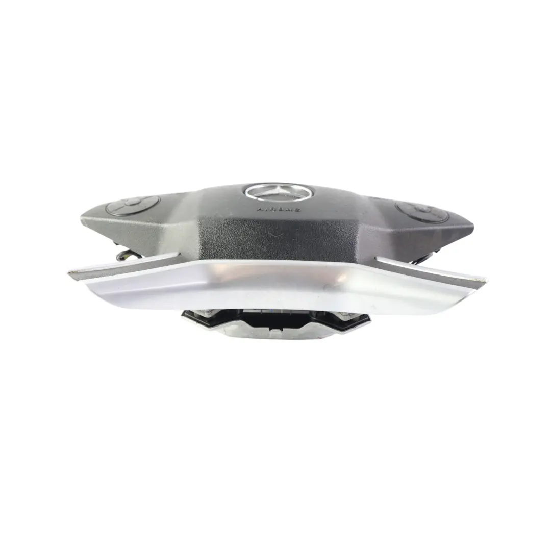 Poduszka Kierownicy Kierowcy Czarna do Mercedes ML W164 W251 o numerze A0008605202 Mercedes ML W164 W251 Poduszka Kierownicy Kierowcy Czarna - SKU A0008605202-2 - Numer Części A0008605202