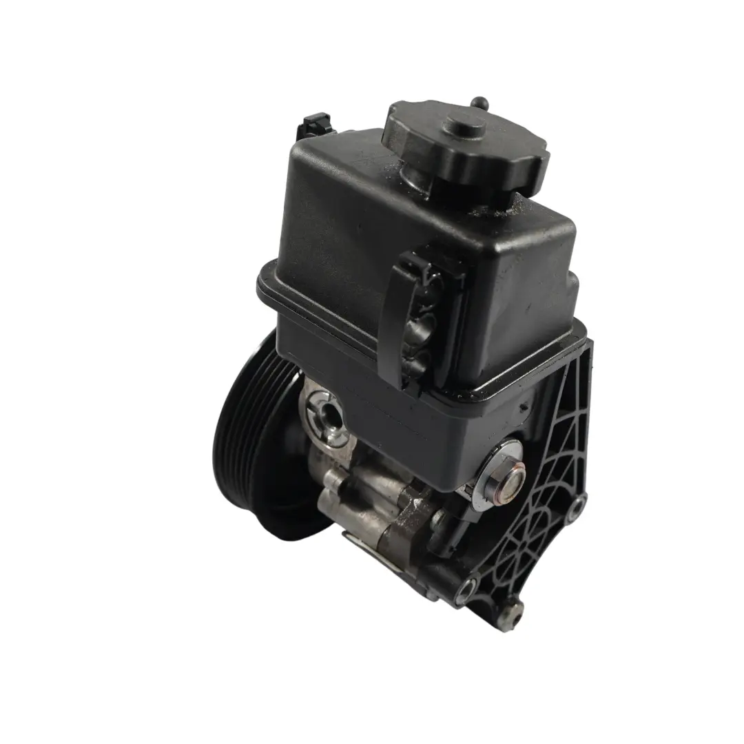 Mercedes W204 W207 Réservoir Pompe Direction OM651 - SKU A0064661501-4 - Numéro de pièce A0064661501