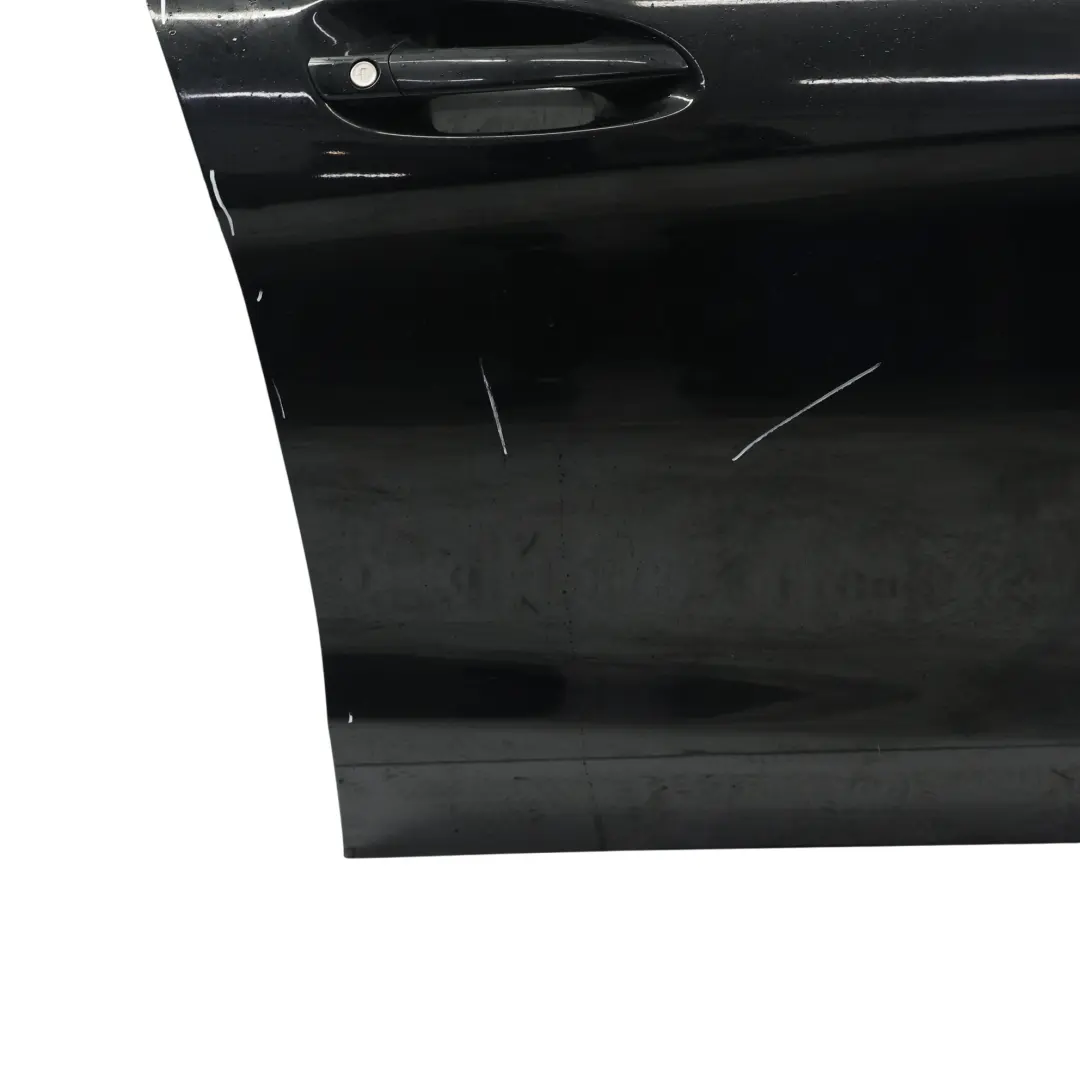 Mercedes C117 Panel Cobertura Puerta Delantera Derecha Negro Kosmos Metallic - SKU A1177200205-KB1 - Número de pieza A1177200205