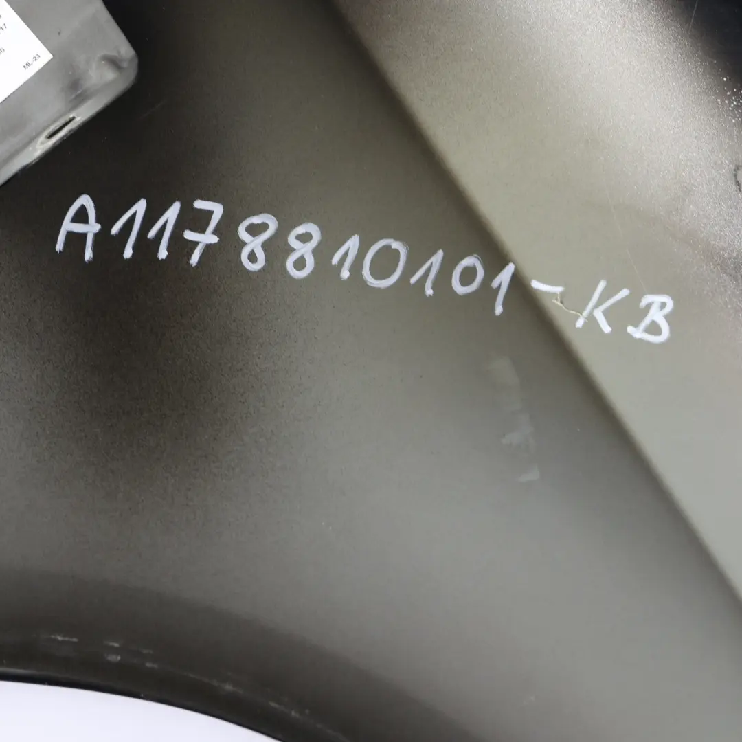 Mercedes C117 Panel Delantero Derecho Guardabarros Negro Kosmos Metallic 191 - SKU A1178810101-KB - Número de pieza A1178810101