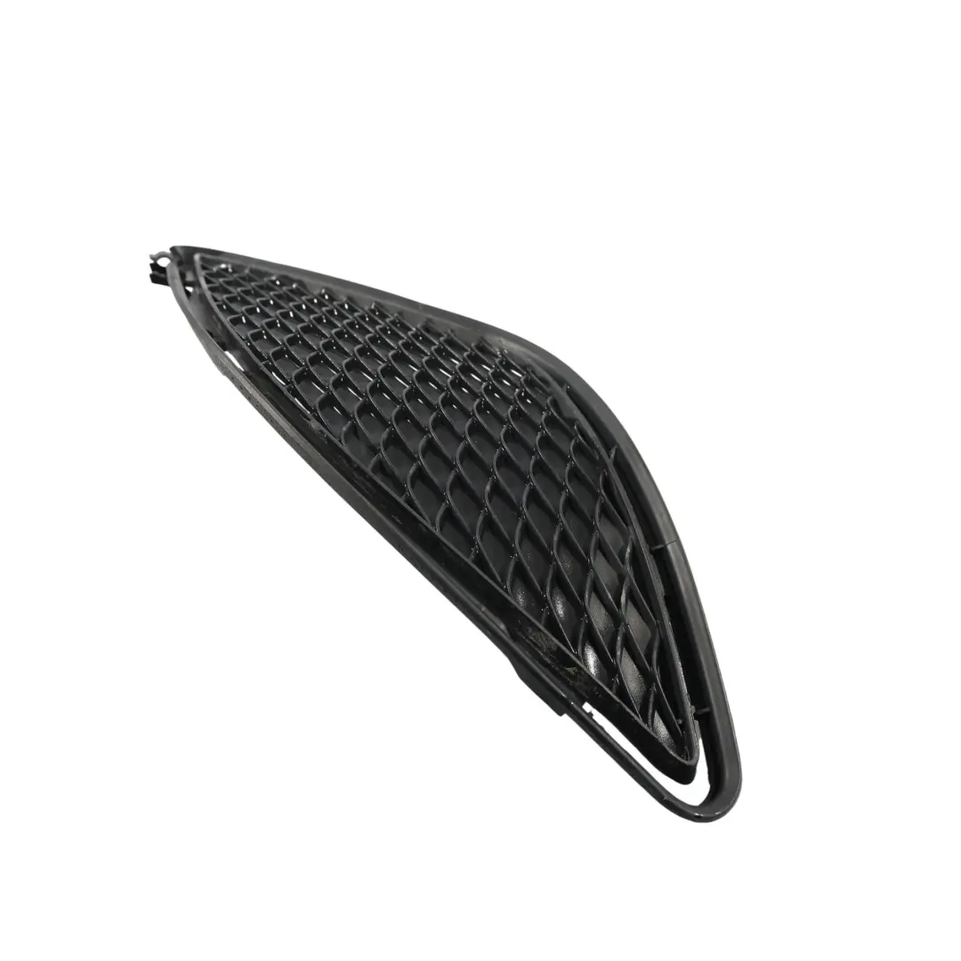 Stoßstange Kühlergrill Nierengrill Rechts für Mercedes CLA C117 mit Teilenummer A1178850422 Mercedes CLA C117 Stoßstange Kühlergrill Nierengrill Rechts - SKU A1178850422 - Teilenummer A1178850422