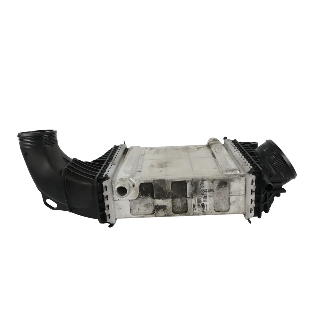 Chłodnica Intercooler A45 CLA45 AMG do Mercedes W176 C117 o numerze A1330900514 Mercedes W176 C117 Chłodnica Intercooler A45 CLA45 AMG - SKU A1330900514 - Numer Części A1330900514