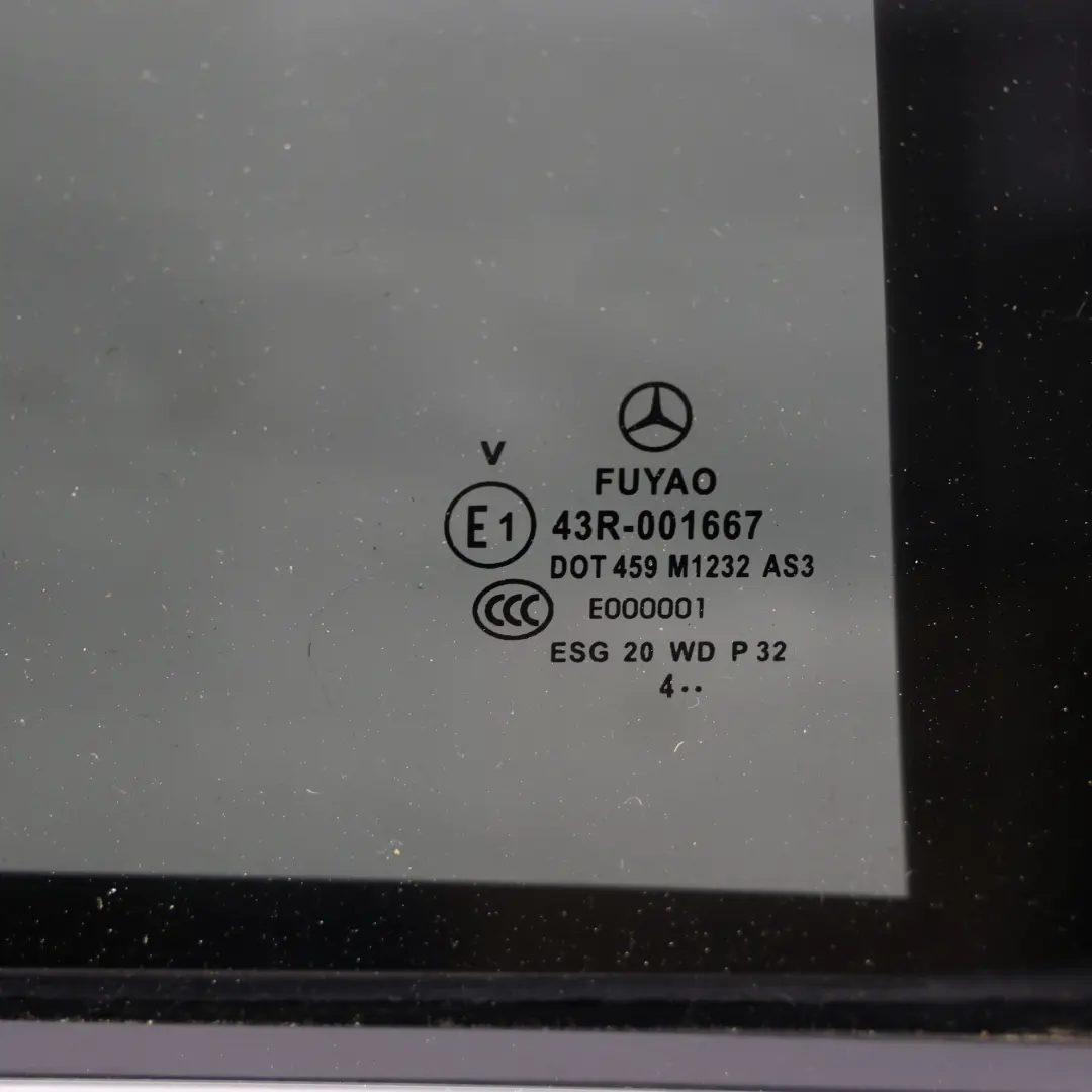 Drzwi Prawe Tylne Kosmos Black Czarny Metalik - 191 do Mercedes X156 o numerze A1567300205 Mercedes X156 Drzwi Prawe Tylne Kosmos Black Czarny Metalik - 191 - SKU A1567300205-KB - Numer Części A1567300205