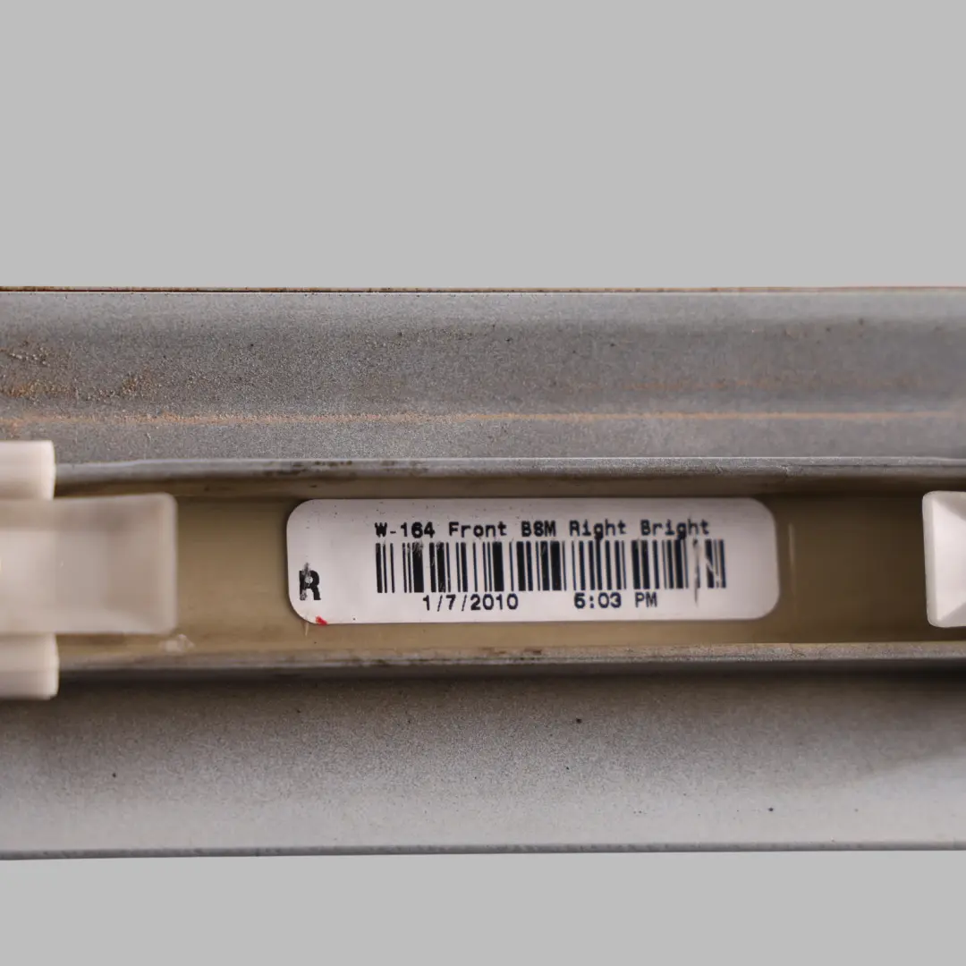 Mercedes ML W164 Front Door Trim Molding Strip Right O/S Calcite White - 650 - SKU A1646905262-CW - Part number A1646905262
