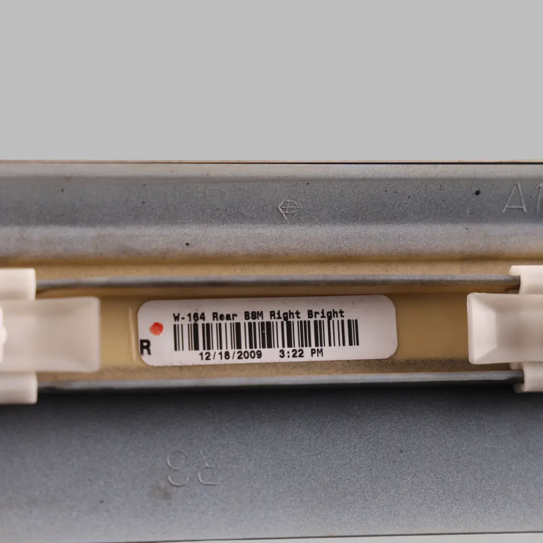 Mercedes ML W164 Rear Door Trim Molding Strip Right O/S Calcite White - 650 - SKU A1646905462-CW - Part number A1646905462