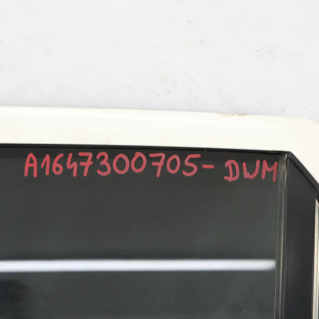 Drzwi Lewe Tylne Diamond White Biały - 799 do Mercedes ML W164 o numerze A1647300705 Mercedes ML W164 Drzwi Lewe Tylne Diamond White Biały - 799 - SKU A1647300705-DWM - Numer Części A1647300705