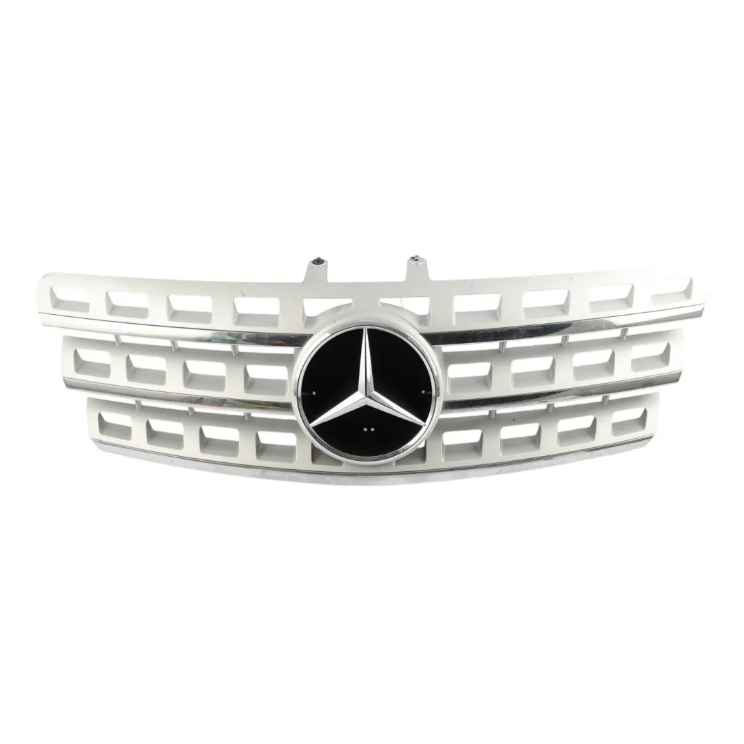 Przednia Atrapa Grill Zderzaka Srebrny Matt do Mercedes ML W164 o numerze A1648801985 Mercedes ML W164 Przednia Atrapa Grill Zderzaka Srebrny Matt - SKU A1648801985 - Numer Części A1648801985