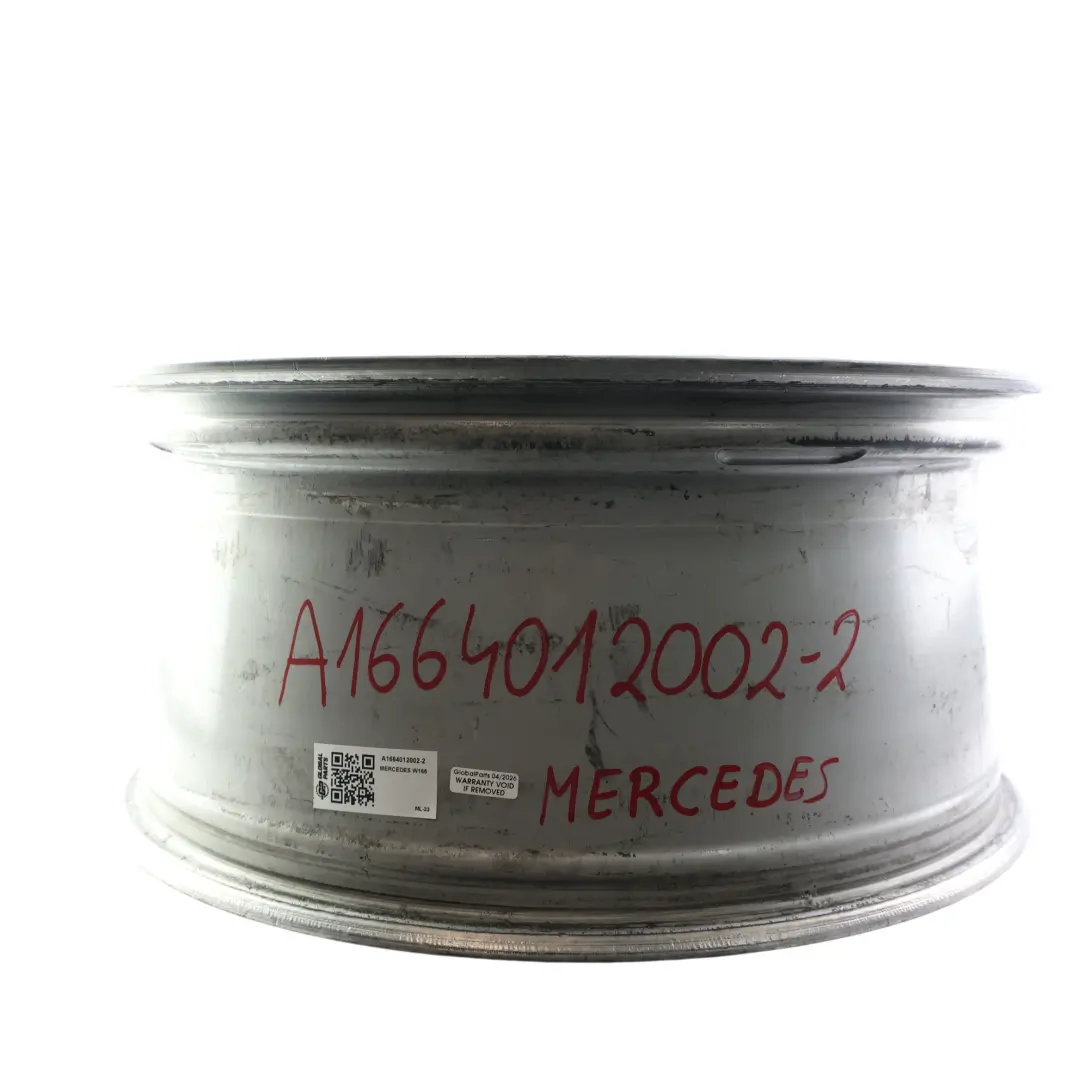 Jante en alliage AMG argent 20" 5 Spoke 9J ET:57 pour Mercedes ML W166 à propos du numéro de pièce A1664012002 Mercedes ML W166 Jante en alliage AMG argent 20" 5 Spoke 9J ET:57 - SKU A1664012002-2 - Numéro de pièce A1664012002