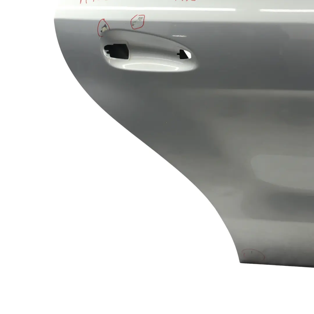Puerta Trasera Derecha Plata Paladio Metalizado 792 para Mercedes ML W166 con número de pieza A1667300205 Mercedes ML W166 Puerta Trasera Derecha Plata Paladio Metalizado 792 - SKU A1667300205-PAL - Número de pieza A1667300205