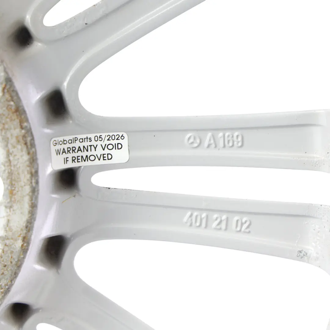 Silberne Leichtmetallfelge 16" 6J ET:46 für Mercedes W169 mit Teilenummer A1694012102 Mercedes W169 Silberne Leichtmetallfelge 16" 6J ET:46 - SKU A1694012102-1 - Teilenummer A1694012102