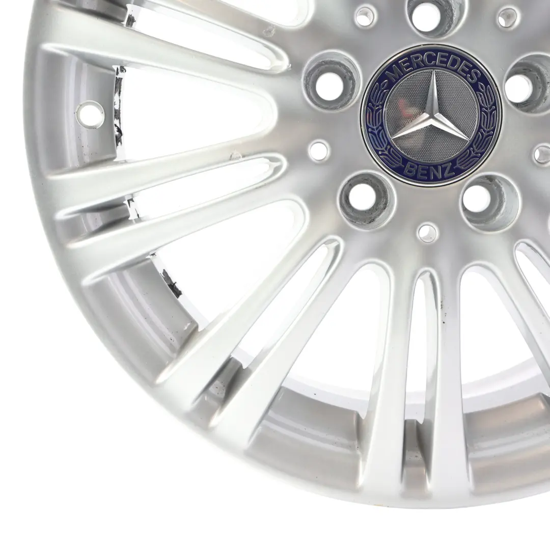 Silberne Leichtmetallfelge 16" 6J ET:46 für Mercedes W169 mit Teilenummer A1694012102 Mercedes W169 Silberne Leichtmetallfelge 16" 6J ET:46 - SKU A1694012102-1 - Teilenummer A1694012102
