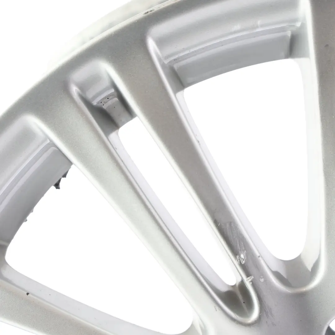 Silberne Leichtmetallfelge 16" 6J ET:46 für Mercedes W169 mit Teilenummer A1694012102 Mercedes W169 Silberne Leichtmetallfelge 16" 6J ET:46 - SKU A1694012102-1 - Teilenummer A1694012102