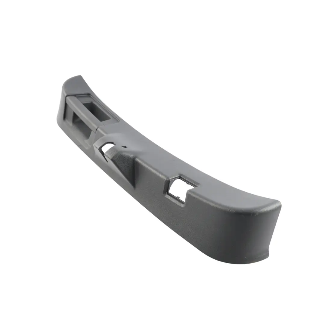 Heckklappen Schloss Zierblende Verkleidung für Mercedes W176 mit Teilenummer A1767400272 Mercedes W176 Heckklappen Schloss Zierblende Verkleidung - SKU A1767400272 - Teilenummer A1767400272