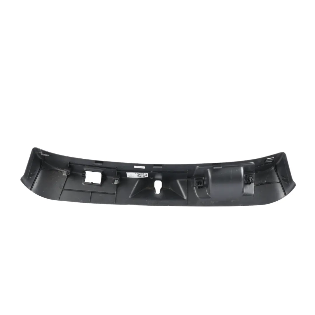 Heckklappen Schloss Zierblende Verkleidung für Mercedes W176 mit Teilenummer A1767400272 Mercedes W176 Heckklappen Schloss Zierblende Verkleidung - SKU A1767400272 - Teilenummer A1767400272