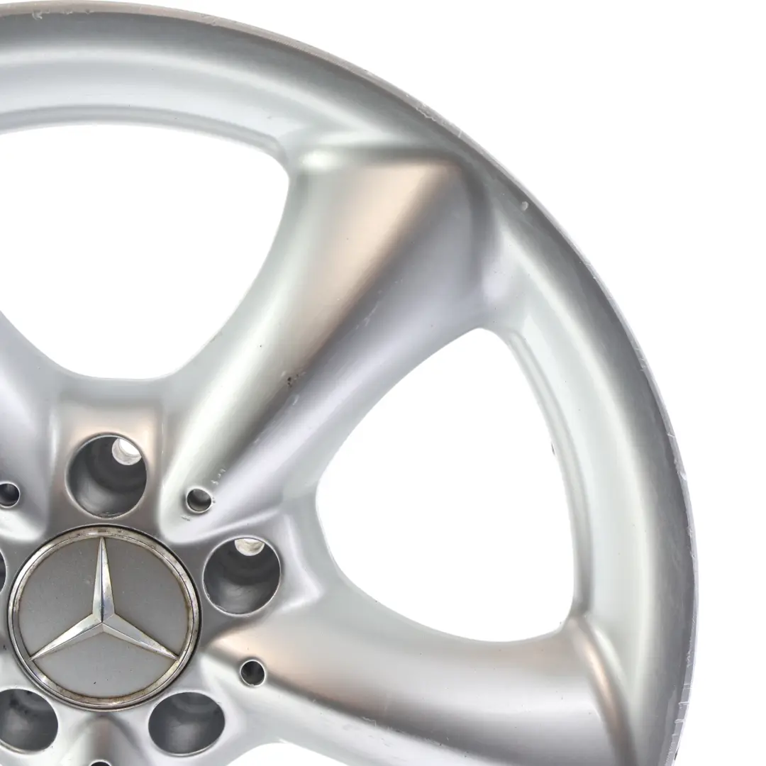 Silberne Leichtmetallfelge 5 Speichen 17" ET:34 8,5J für Mercedes W203 mit Teilenummer A2034013502 Mercedes W203 Silberne Leichtmetallfelge 5 Speichen 17" ET:34 8,5J - SKU A2034013502-1 - Teilenummer A2034013502