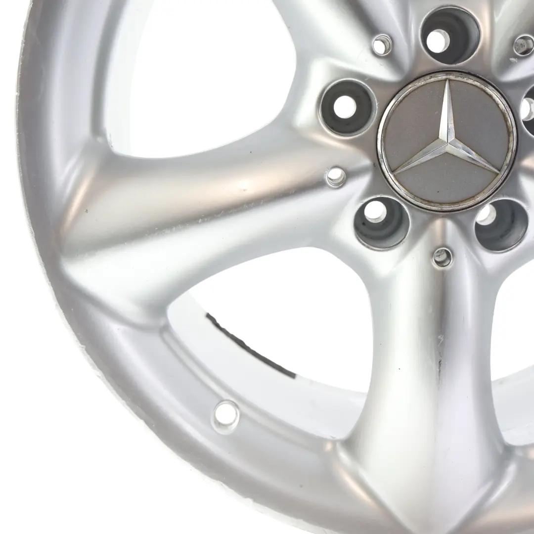 Silberne Leichtmetallfelge 5 Speichen 17" ET:34 8,5J für Mercedes W203 mit Teilenummer A2034013502 Mercedes W203 Silberne Leichtmetallfelge 5 Speichen 17" ET:34 8,5J - SKU A2034013502-1 - Teilenummer A2034013502