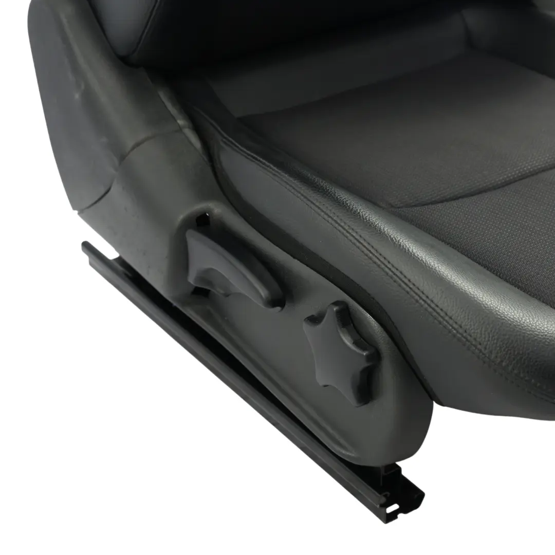 Sedile Anteriore Riscaldato Pelle Nera Destra per Mercedes CLC CL203 Coupe con numero di parte A2039100893 Mercedes CLC CL203 Coupe Sedile Anteriore Riscaldato Pelle Nera Destra - SKU A2039100893-1 - Numero di parte A2039100893