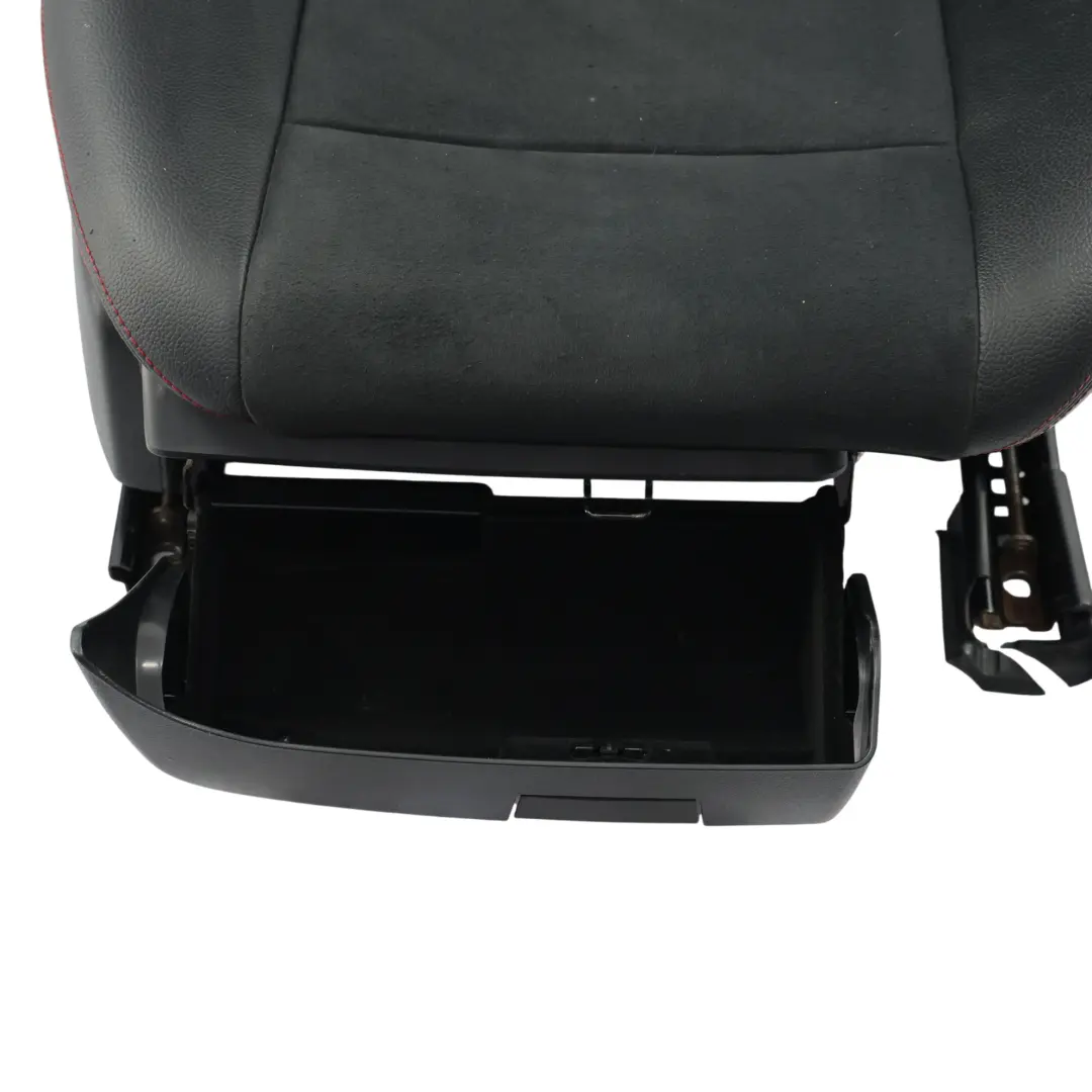 Fotel Przedni Prawy Elektryczny Skóra Alcantara Czerwona Nić do Mercedes W204 o numerze A2049109605 Mercedes W204 Fotel Przedni Prawy Elektryczny Skóra Alcantara Czerwona Nić - SKU A2049109605-1 - Numer Części A2049109605
