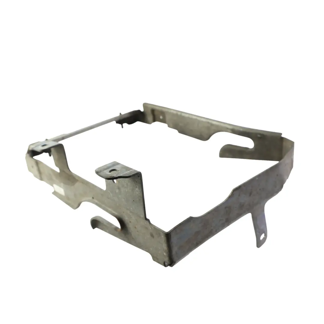 C63 AMG Support Guide Conduit Passage Roue Avant Droit pour Mercedes W205 à propos du numéro de pièce A2055003900 Mercedes W205 C63 AMG Support Guide Conduit Passage Roue Avant Droit - SKU A2055003900 - Numéro de pièce A2055003900