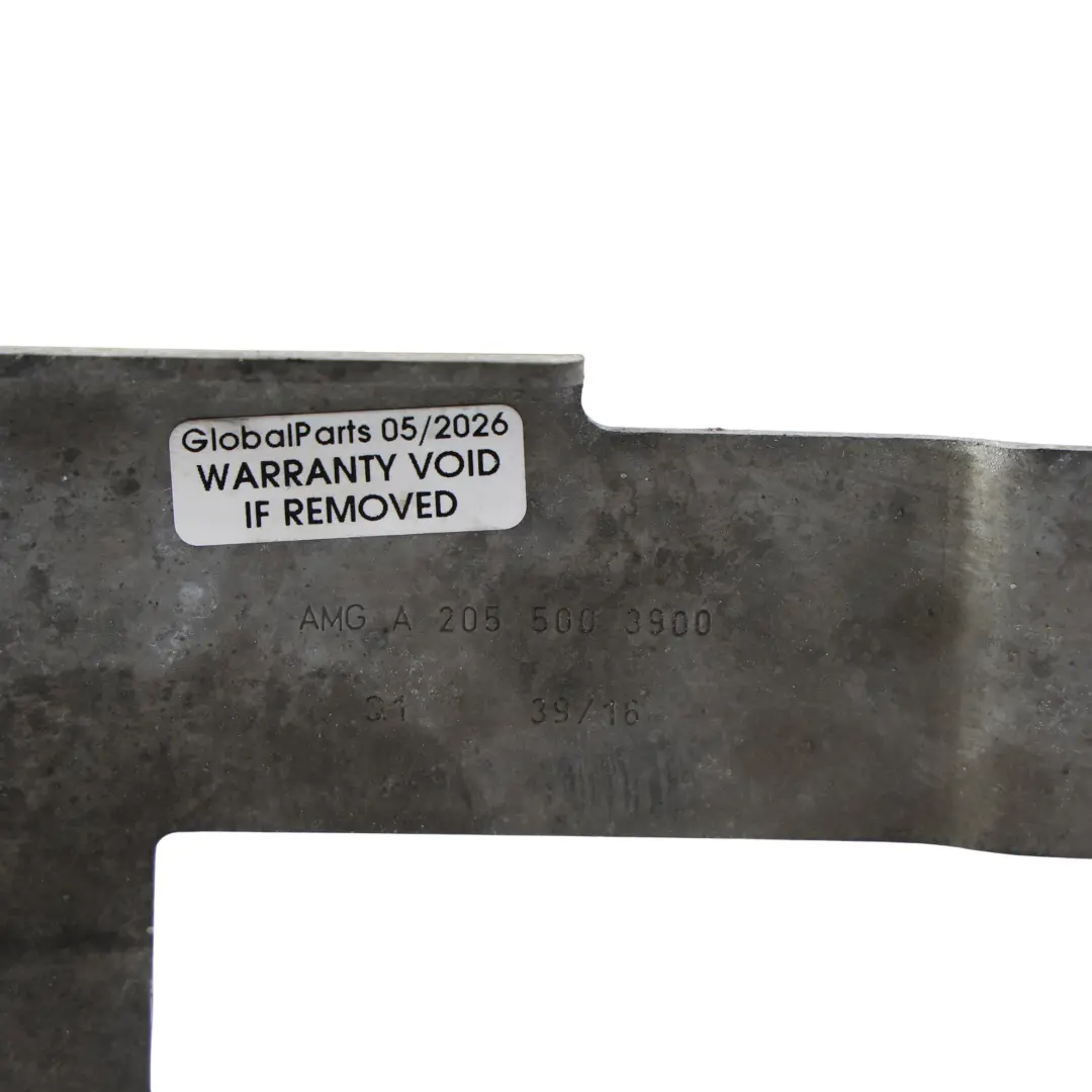 C63 AMG Soporte Conducto Paso Rueda Delantero Derecho para Mercedes W205 con número de pieza A2055003900 Mercedes W205 C63 AMG Soporte Conducto Paso Rueda Delantero Derecho - SKU A2055003900 - Número de pieza A2055003900