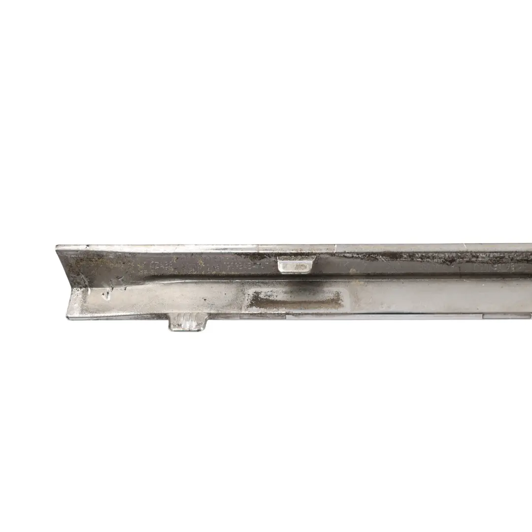 Front Door Side Trim Moulding Chrome Right O/S to Mercedes W205 with Part number A2056906202 Mercedes W205 Front Door Side Trim Moulding Chrome Right O/S - SKU A2056906202 - Part number A2056906202