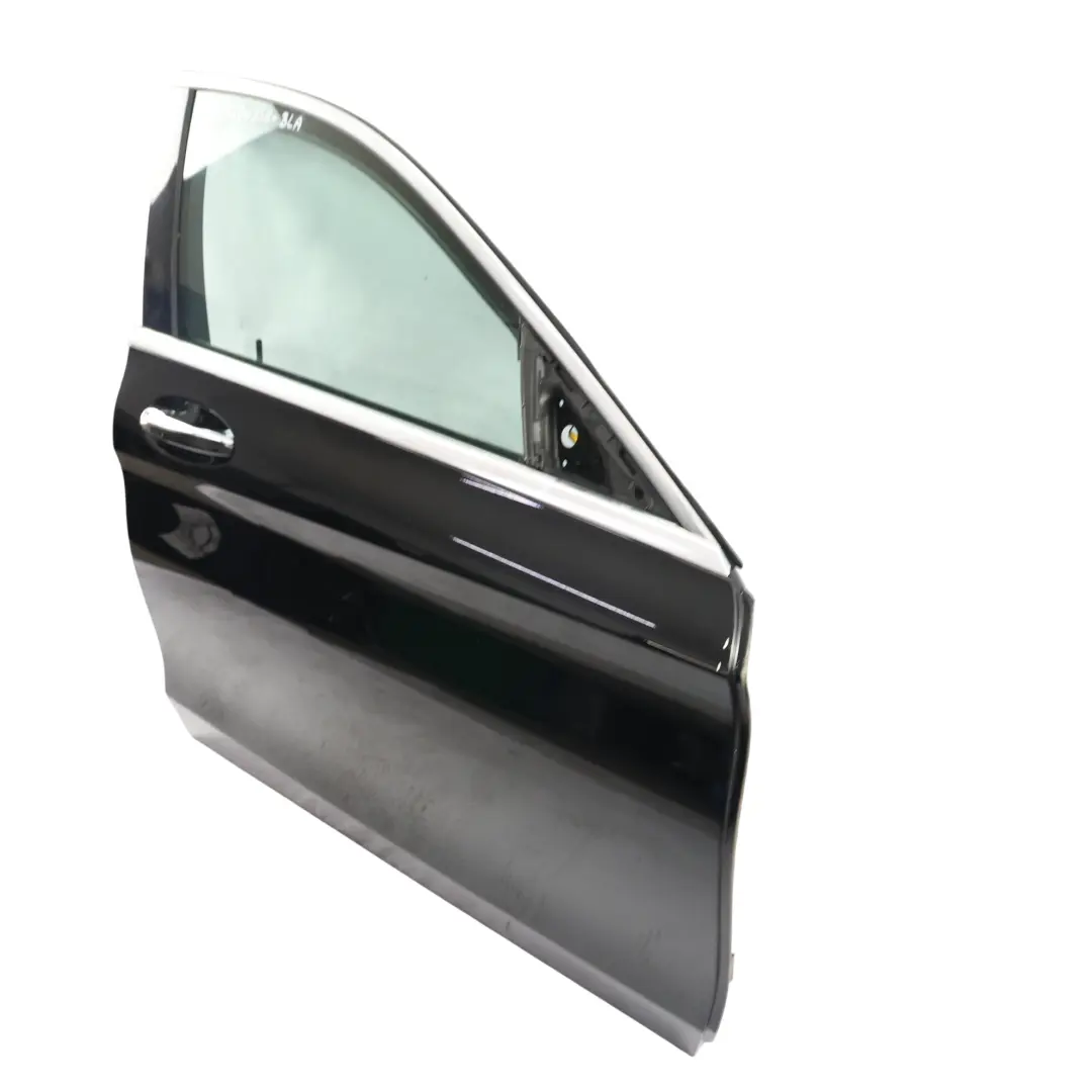 Mercedes W205 Panneau Couvrant Porte Avant Droite Noir - SKU A2057200205-BLA - Numéro de pièce A2057200205