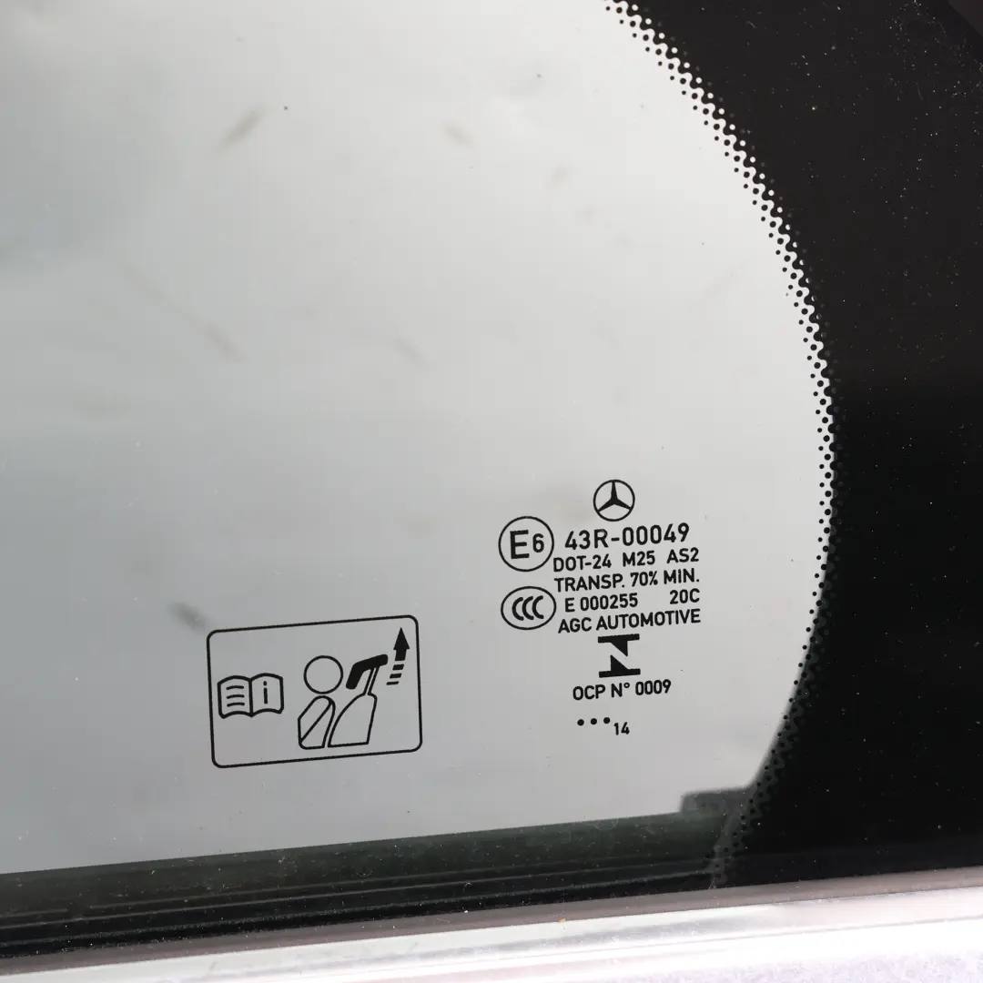 Berline Porte Arrière Gauche Panneau Couverture Noir pour Mercedes W205 à propos du numéro de pièce A2057300105 Mercedes W205 Berline Porte Arrière Gauche Panneau Couverture Noir - SKU A2057300105-BLA - Numéro de pièce A2057300105