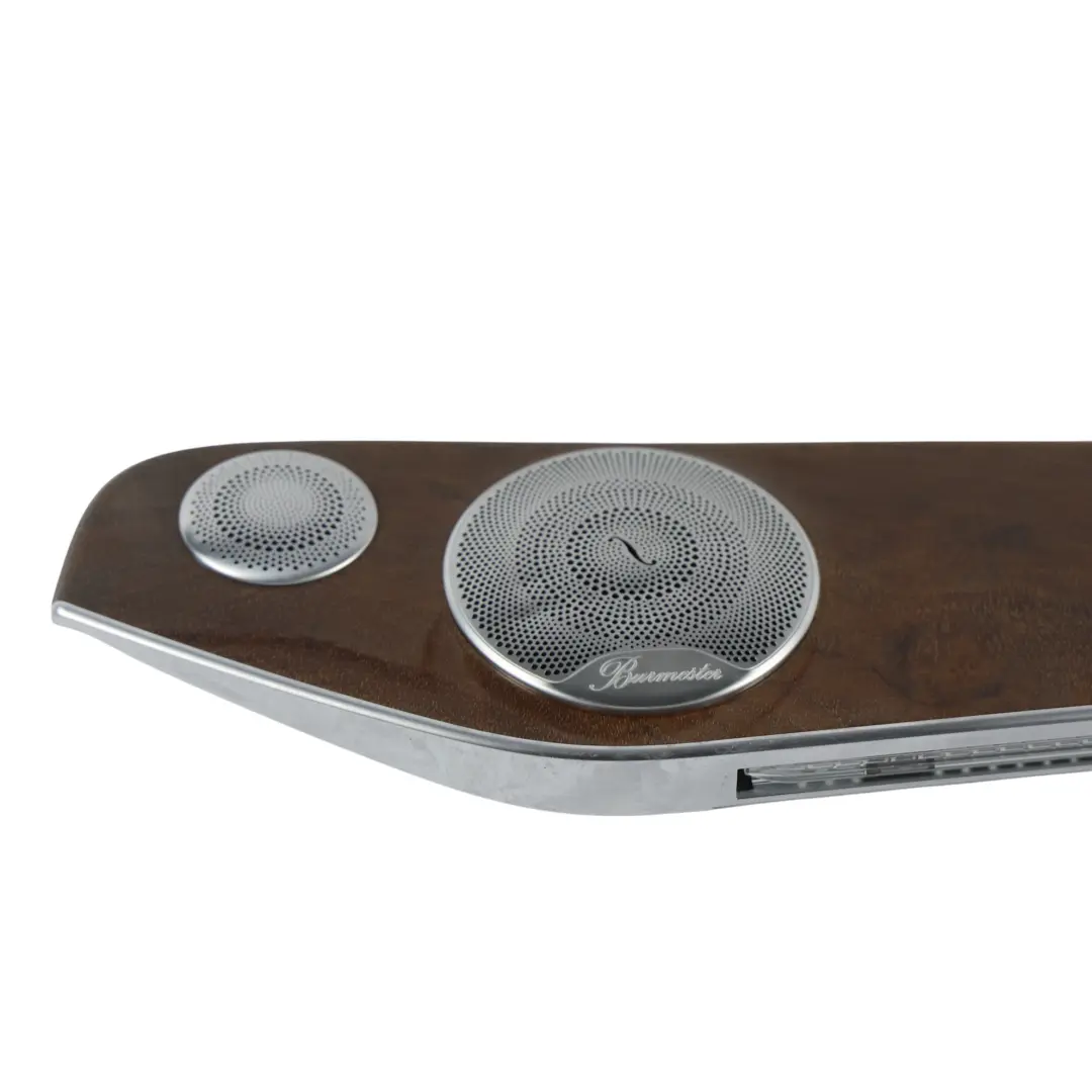 Panel Moldura Puerta Burmester Nogal Trasero Derecho para Mercedes W205 con número de pieza A2057304422 Mercedes W205 Panel Moldura Puerta Burmester Nogal Trasero Derecho - SKU A2057304422 - Número de pieza A2057304422