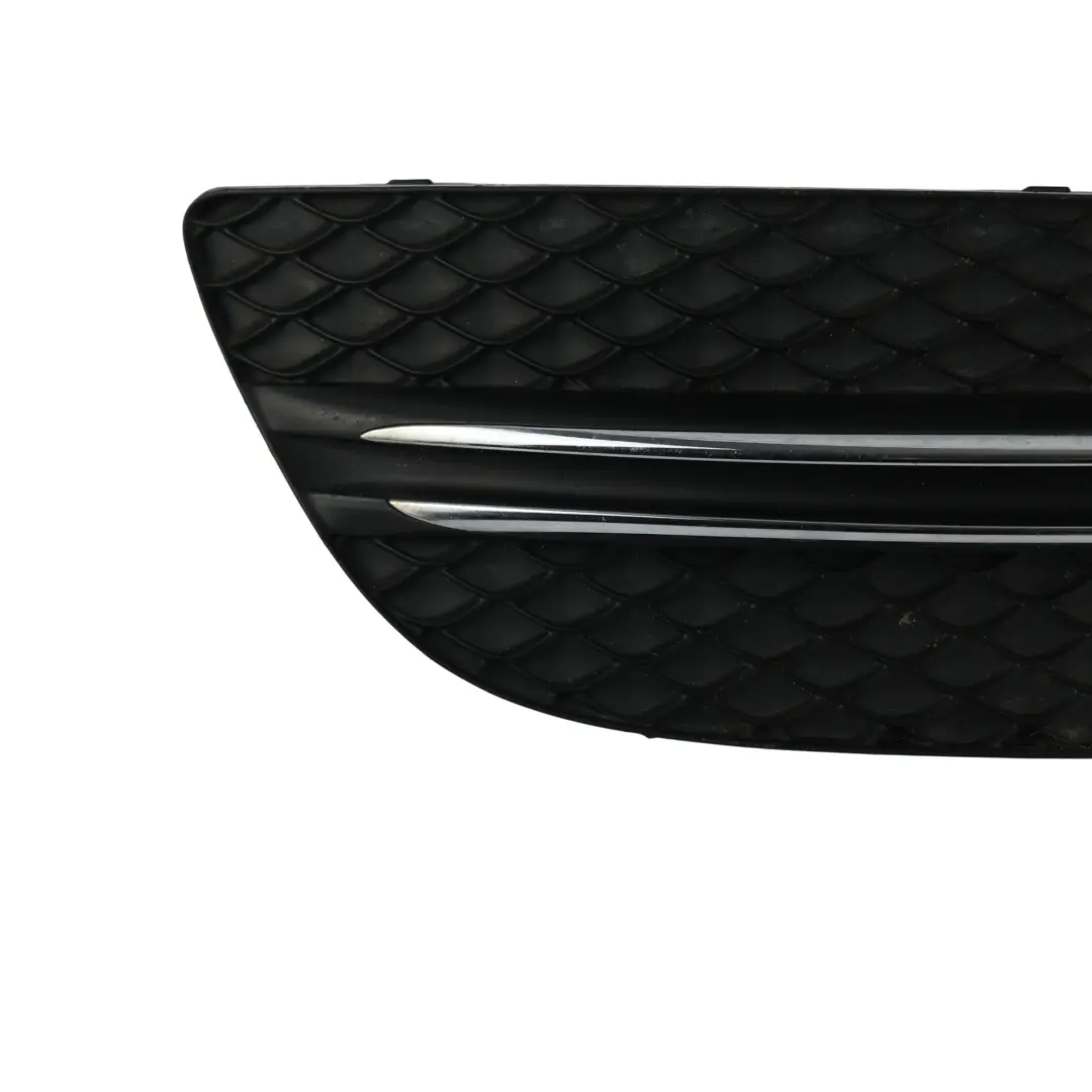 Mercedes W205 Grille Calandre Avant Garniture Panneau Gauche - SKU A2058851123 - Numéro de pièce A2058851123