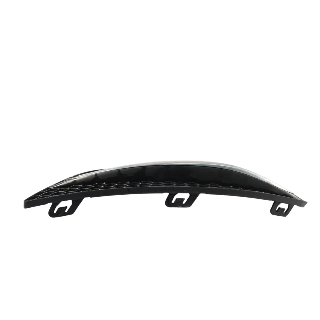Kratka Osłona Grill Przedniego Zderzaka Prawa do Mercedes W205 o numerze A2058851223 Mercedes W205 Kratka Osłona Grill Przedniego Zderzaka Prawa - SKU A2058851223 - Numer Części A2058851223