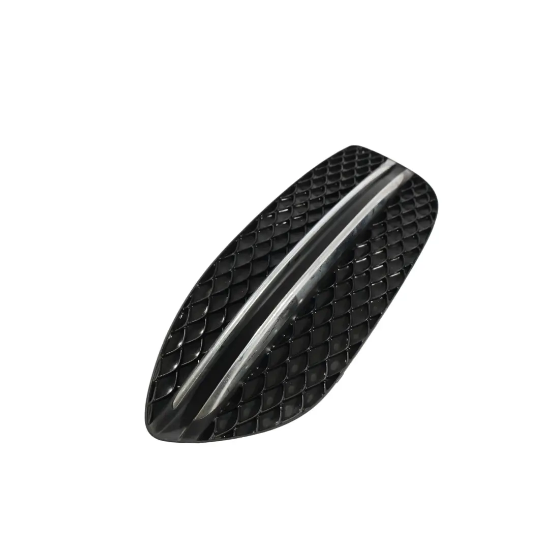 Kratka Osłona Grill Przedniego Zderzaka Prawa do Mercedes W205 o numerze A2058851223 Mercedes W205 Kratka Osłona Grill Przedniego Zderzaka Prawa - SKU A2058851223 - Numer Części A2058851223