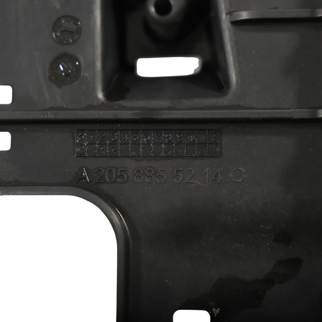 Mercedes W205 Osłona Końcówki Wydechu Tylna Prawa - SKU A2058855214 - Numer Części A2058855214