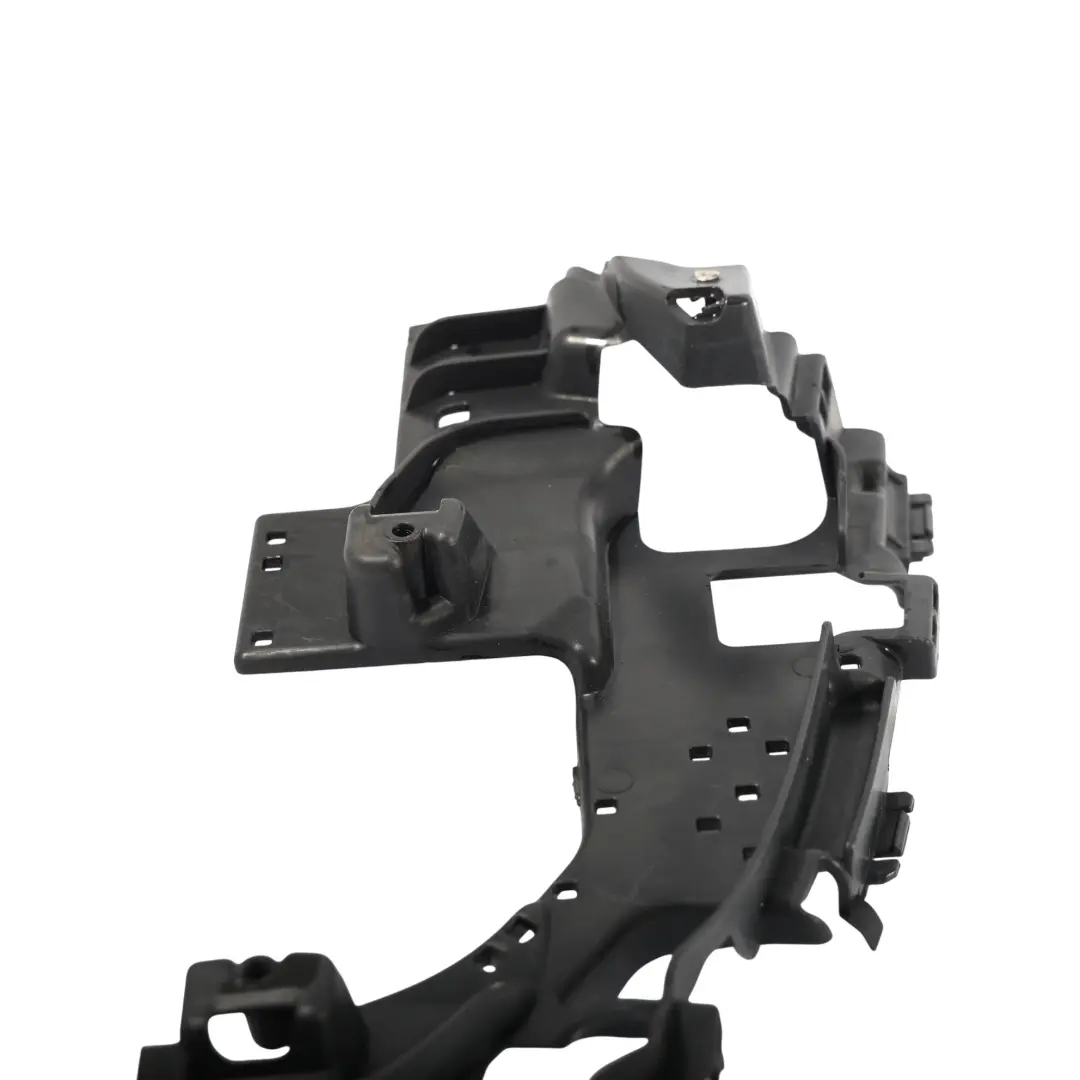 Auspuff Endrohr Halterung Abdeckung Rechts für Mercedes W205 mit Teilenummer A2058855214 Mercedes W205 Auspuff Endrohr Halterung Abdeckung Rechts - SKU A2058855214 - Teilenummer A2058855214
