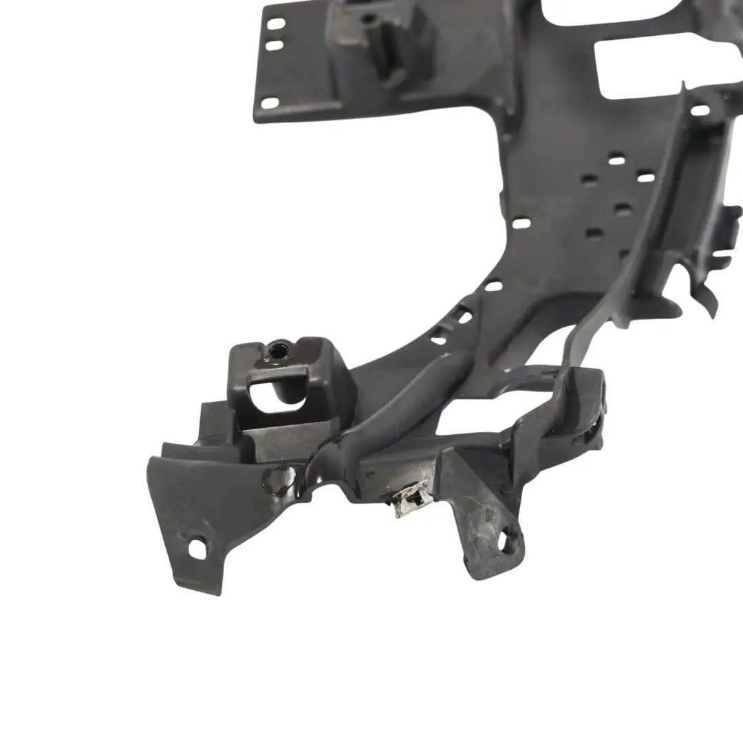 Auspuff Endrohr Halterung Abdeckung Rechts für Mercedes W205 mit Teilenummer A2058855214 Mercedes W205 Auspuff Endrohr Halterung Abdeckung Rechts - SKU A2058855214 - Teilenummer A2058855214