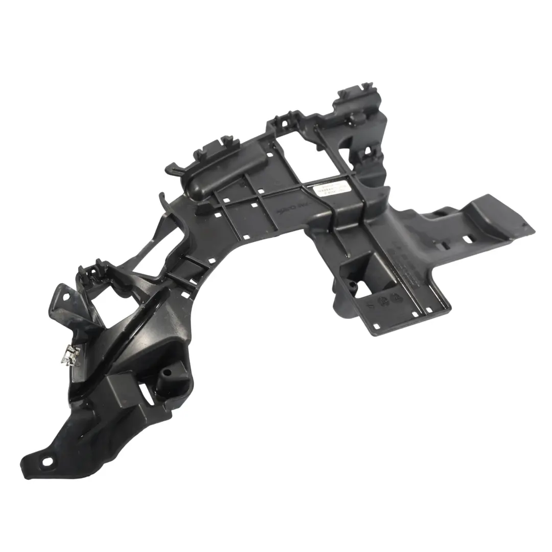 Osłona Końcówki Wydechu Tylna Prawa do Mercedes W205 o numerze A2058855214 Mercedes W205 Osłona Końcówki Wydechu Tylna Prawa - SKU A2058855214 - Numer Części A2058855214