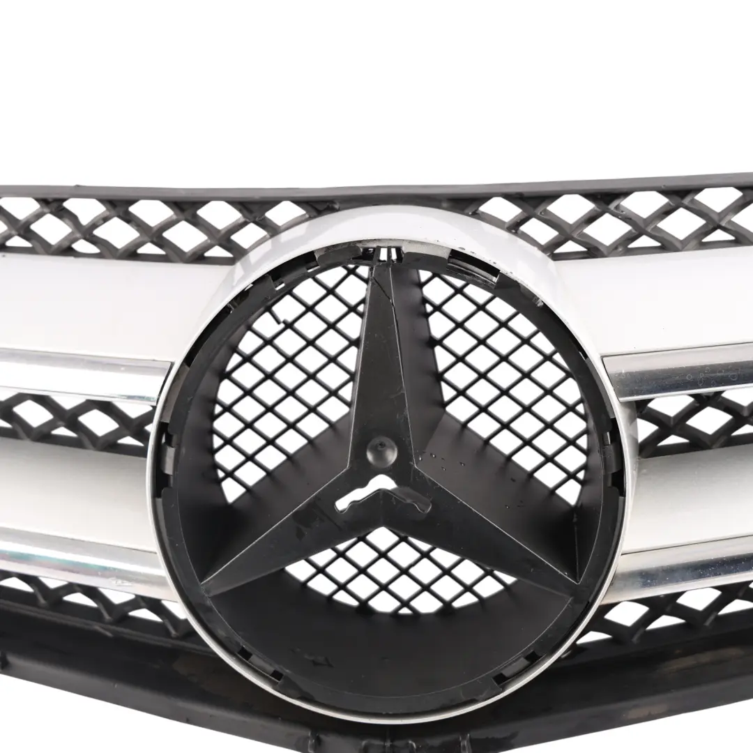 W207 A207 C207 AMG Grill Atrapa Zderzaka Logo A2078880283 do Mercedes o numerze A2078800283 Mercedes W207 A207 C207 AMG Grill Atrapa Zderzaka Logo A2078880283 - SKU A2078800283 - Numer Części A2078800283