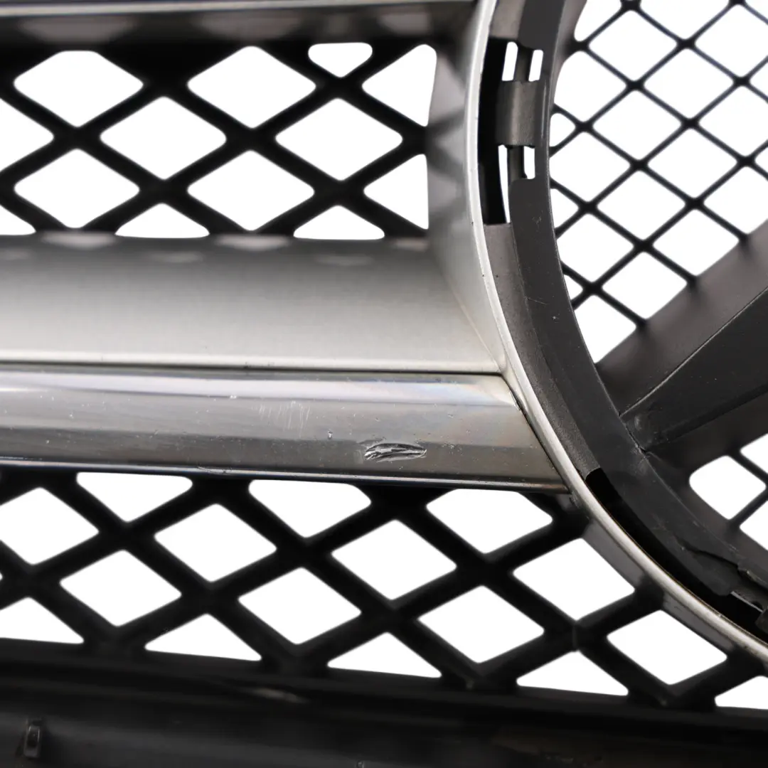W207 A207 C207 AMG Grill Atrapa Zderzaka Logo A2078880283 do Mercedes o numerze A2078800283 Mercedes W207 A207 C207 AMG Grill Atrapa Zderzaka Logo A2078880283 - SKU A2078800283 - Numer Części A2078800283