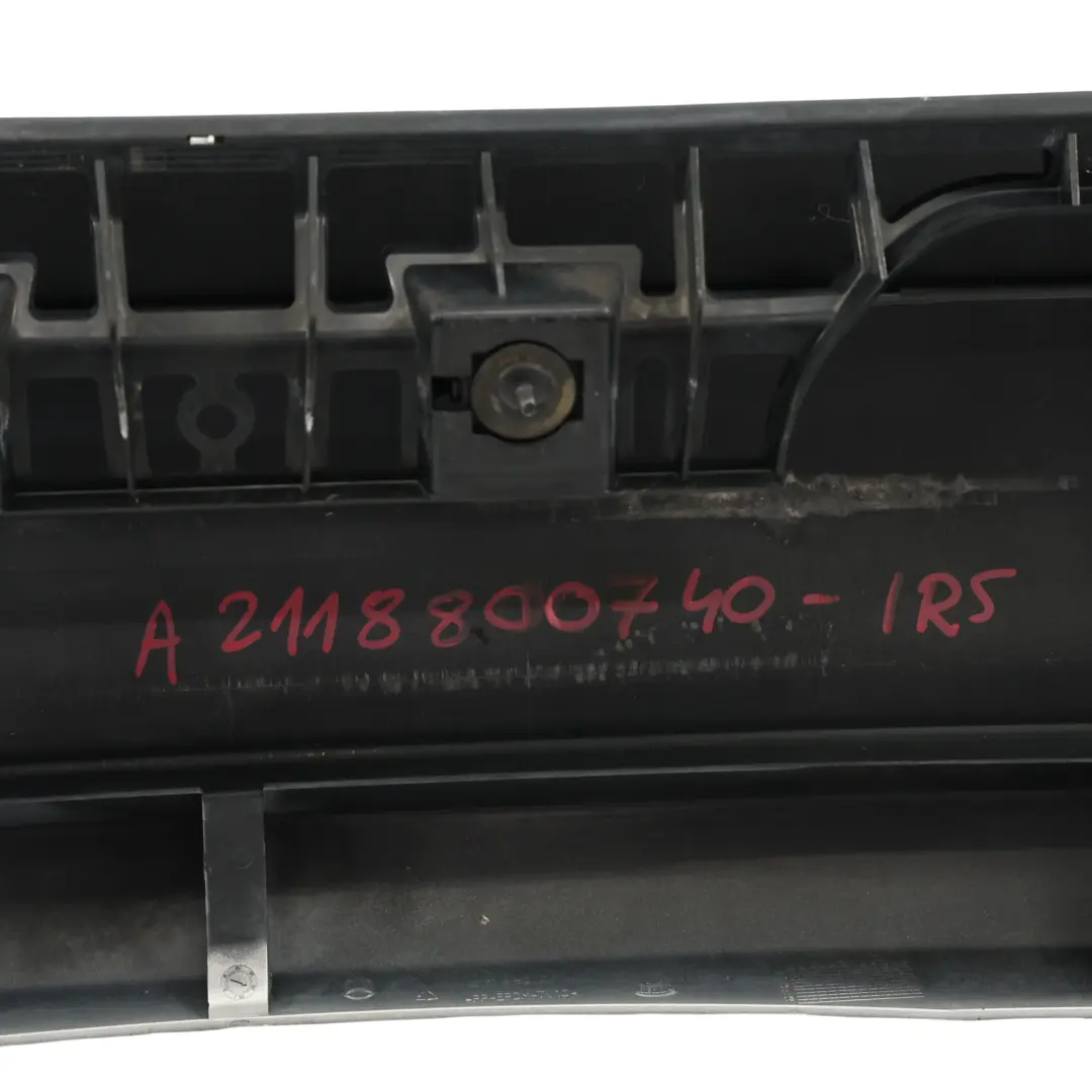 Zderzak Tylny Iridium Silver Srebrny Metalik - 775 do Mercedes W211 o numerze A2118800740 Mercedes W211 Zderzak Tylny Iridium Silver Srebrny Metalik - 775 - SKU A2118800740-IRS - Numer Części A2118800740