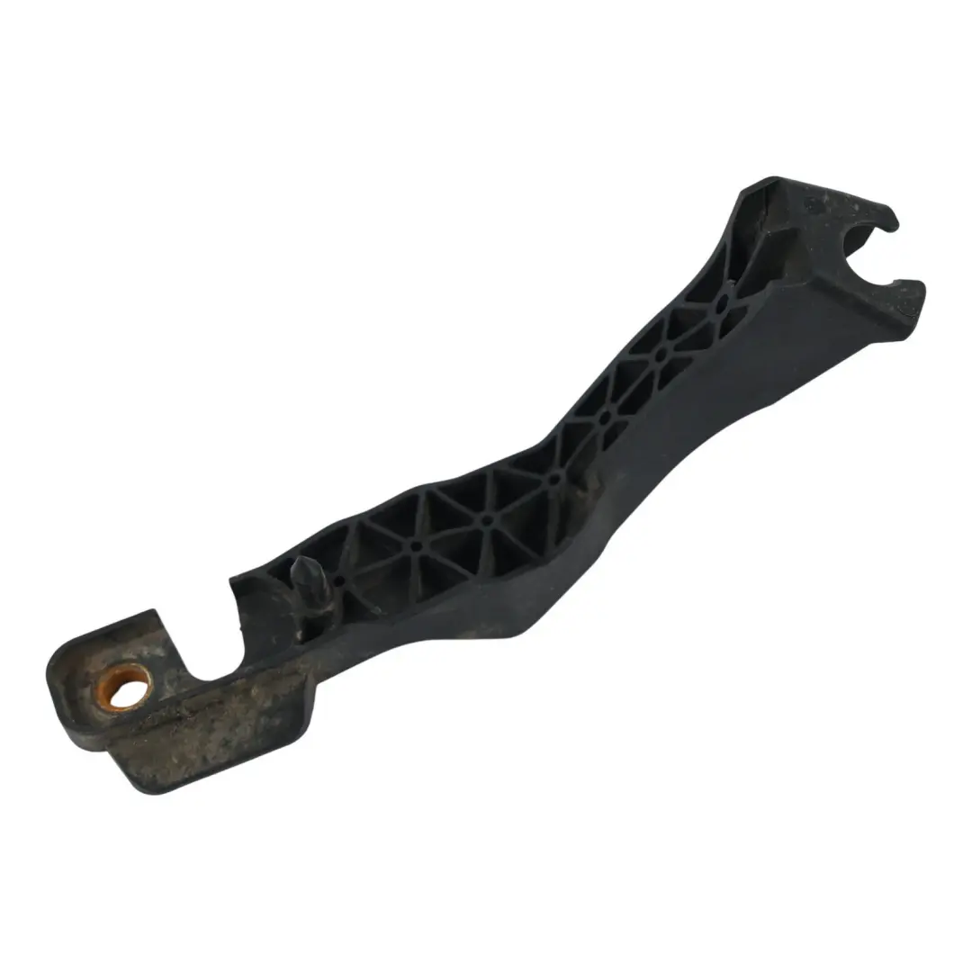 Mercedes C117 W176 W246 Support Guide Câblage Arrière - SKU A2465460943 - Numéro de pièce A2465460943