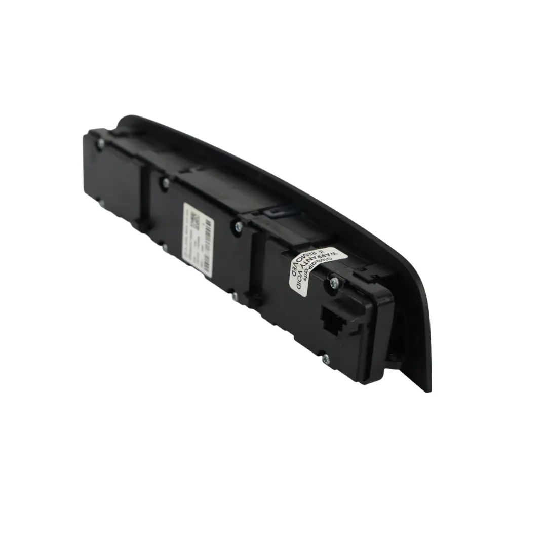 Warnblinklicht Schalter Mittelkonsole Bedienfeld für Mercedes C117 mit Teilenummer A2469053302 Mercedes C117 Warnblinklicht Schalter Mittelkonsole Bedienfeld - SKU A2469053302 - Teilenummer A2469053302