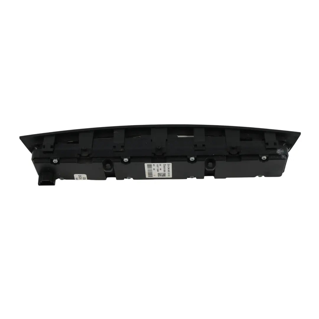 Mercedes C117 Interrupteur Feux Détresse Console Centrale - SKU A2469053302 - Numéro de pièce A2469053302