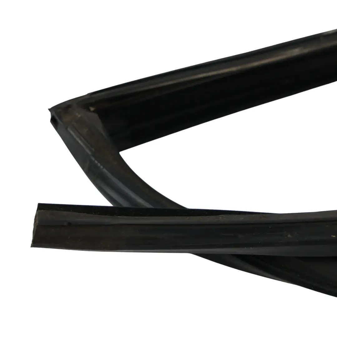 Mercedes W251 Joint Étanchéité Vitre Porte Arrière Droit - SKU A2517350225 - Numéro de pièce A2517350225