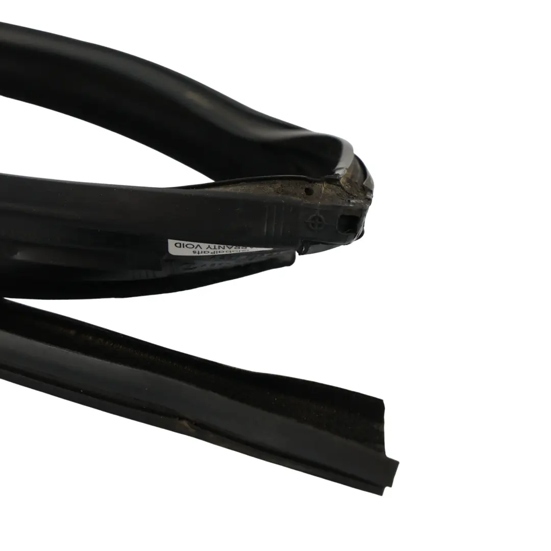 Türfenster Führung Dichtung Hinten Rechts für Mercedes W251 mit Teilenummer A2517350225 Mercedes W251 Türfenster Führung Dichtung Hinten Rechts - SKU A2517350225 - Teilenummer A2517350225