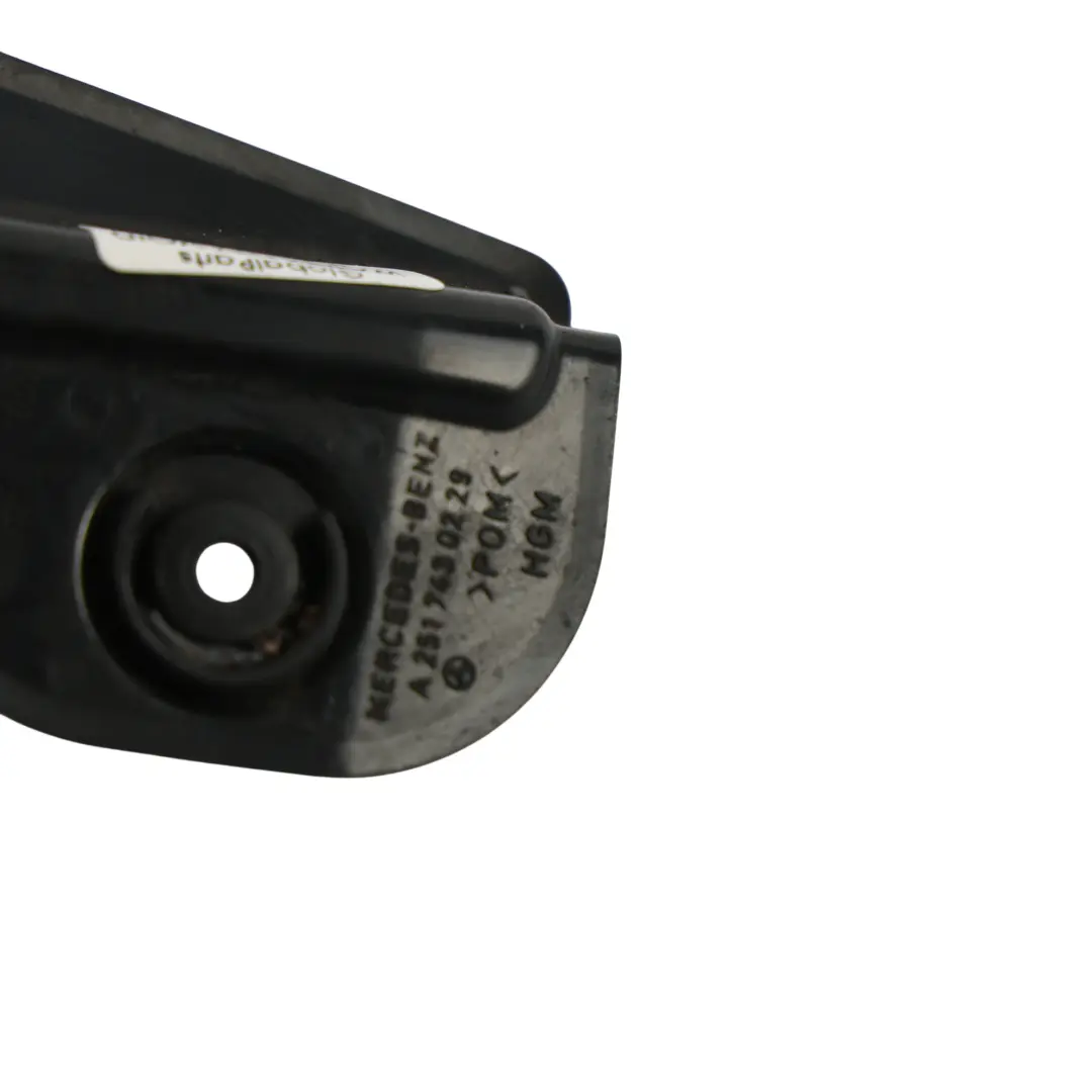 Fermo Portellone Bagagliaio Posteriore Destro per Mercedes V251 W251 con numero di parte A2517430229 Mercedes V251 W251 Fermo Portellone Bagagliaio Posteriore Destro - SKU A2517430229 - Numero di parte A2517430229